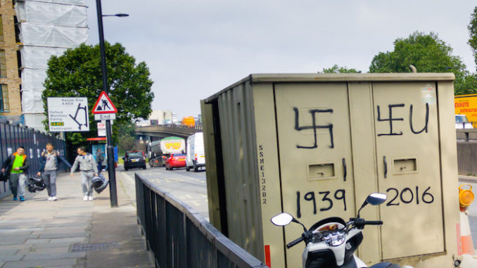 Brexit graffiti, door Ravi, via Flickr.
