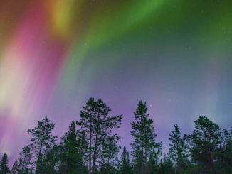 Nightime Rainbow, door Lenny K Photography, via Flickr.